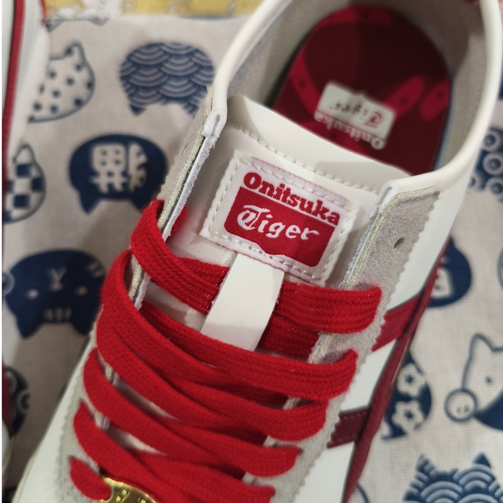Onitsuka Tiger White Sneakers with Red Accents - Picture 4 of 8